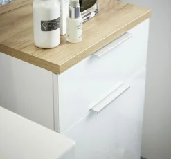 Unterschrank mehrfarbig