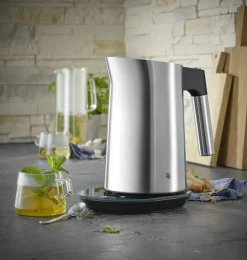 WMF Wasserkocher 1,6l silberfarben